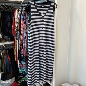 Old Navy blue and white stripped dress button down